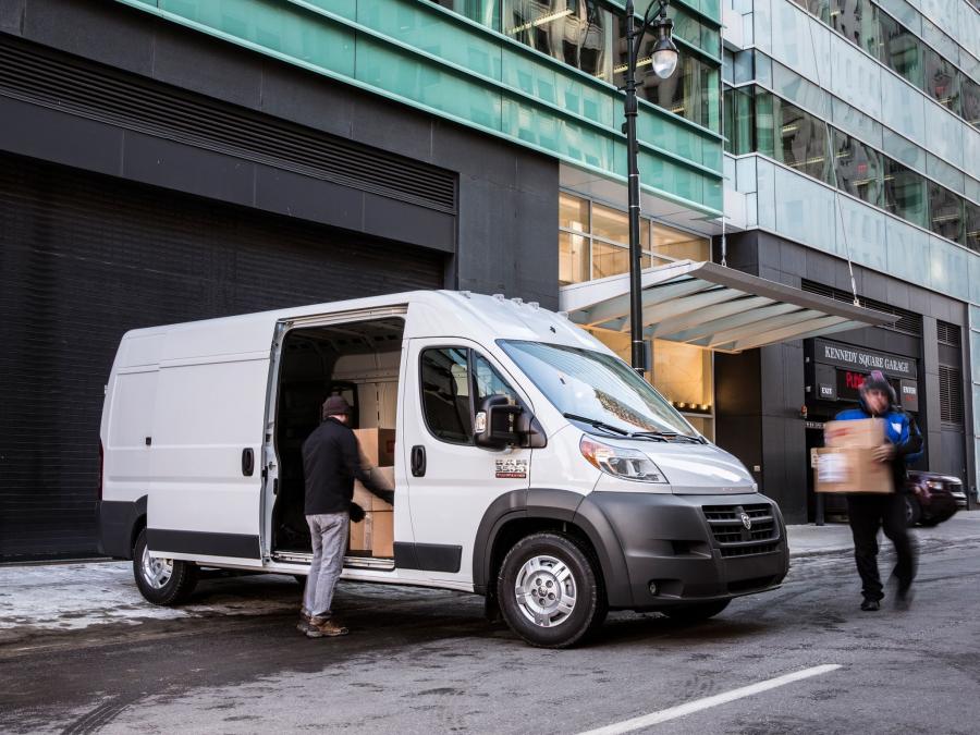  Dodge Ram ProMaster 3500 Cargo Van 2013 года  (фото 6 из 16)
